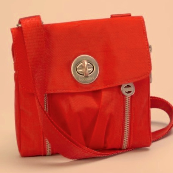Baggallini Tokyo Mini Crossbody Nylon Bag Coral purse turnlock barely used EUC - Picture 2 of 9